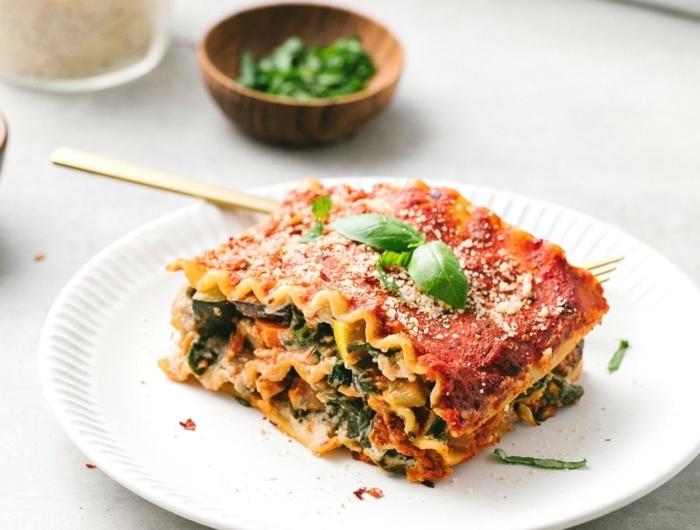 eine vegane lasagne bolognese selber machen rezept lasagne mit tomaten und spinat zwiebeln und fleischersatz
