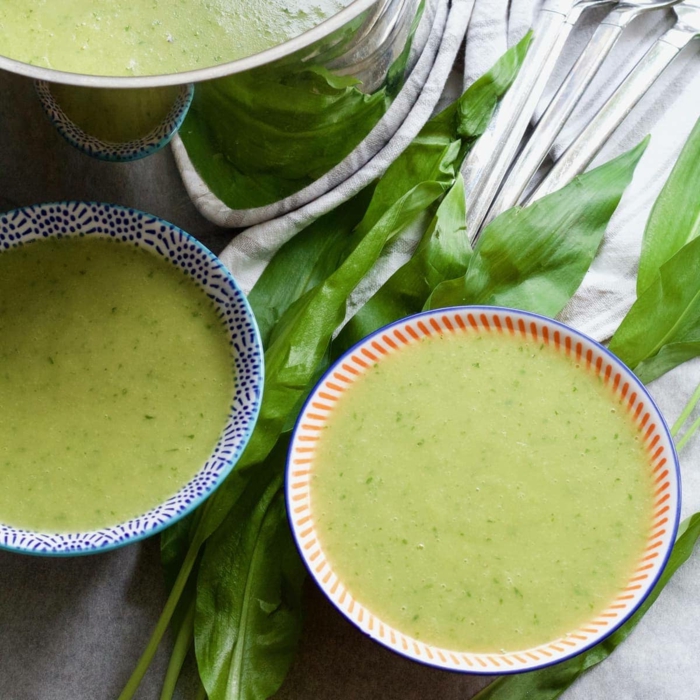 grüne frische bärlauch blätter vegane suppen egan ernähren bärlauchsuppe rezept