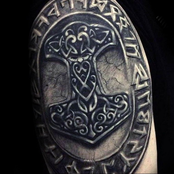 hammer von thor viking tattoo nordische tattoos nordische symbole lebensrune runen symbole hammer von thor