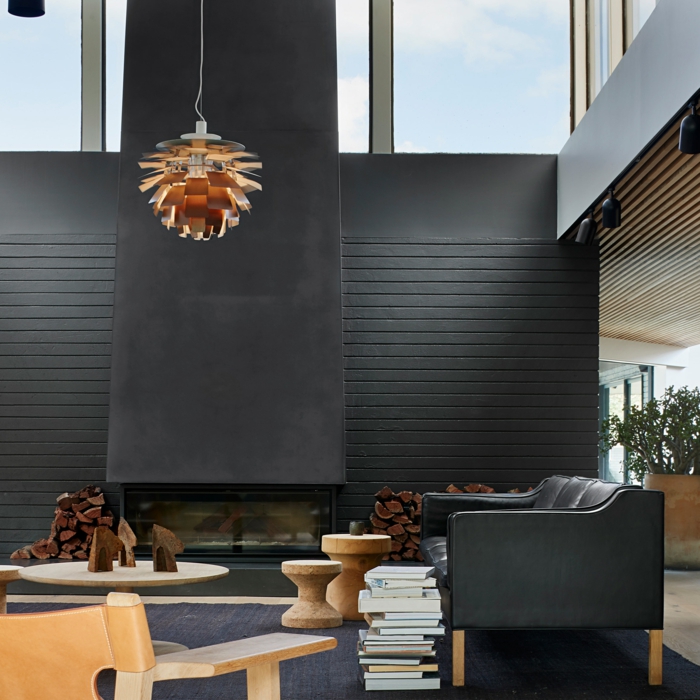 modernes luxuriöses wohnzimmer mit schwarzen wänden und sessel scandi style wohnen 2021 interior design