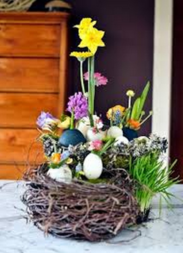 osterdeko basteln kinder bastelvorlagen frühling ostern basteln korb mit osterdeko eiern frühlingsblumen