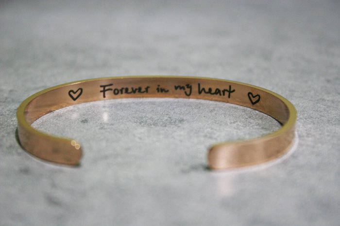 valentinsgrüße für freunde ideen valentinstag schön valentinstag valentinstag geschenke goldener armband mit überschrift