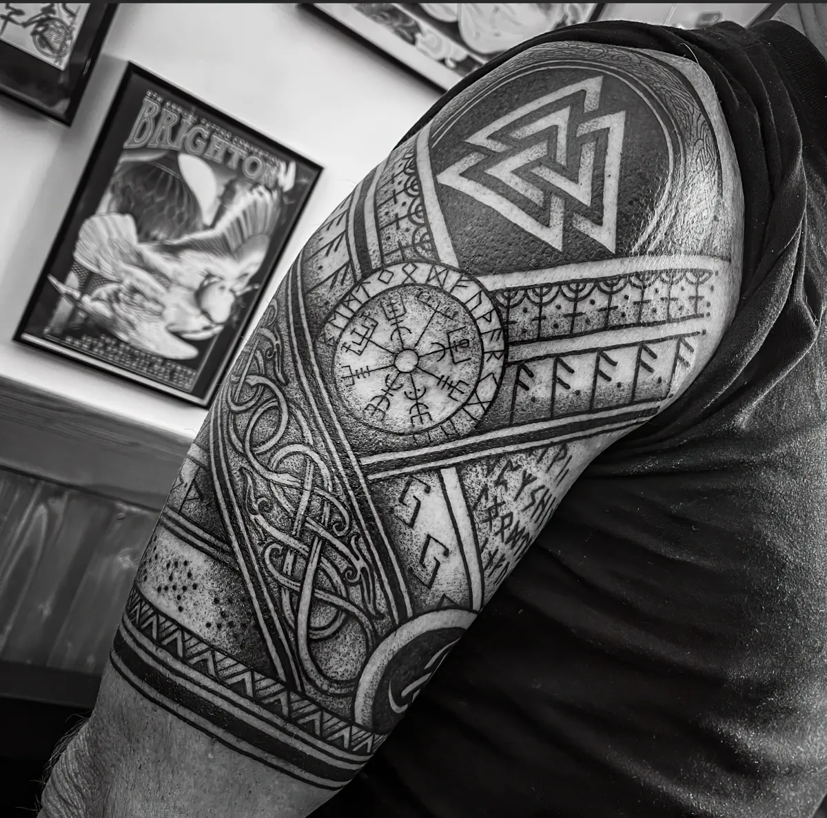 vikinger tattoo full sleeve für männer