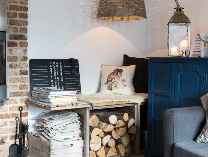 vintage blauer schrank hyggelig wohnen wohnzimmer skandinavisch einrichten inspiration und ideen