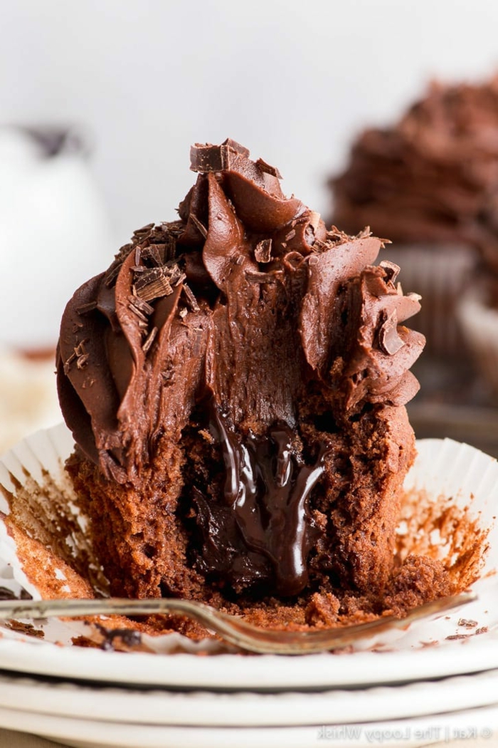cupcakes schokolade mit schoko füllung und glasur leckere schnelle rezepte zum backen selber machen kuchen