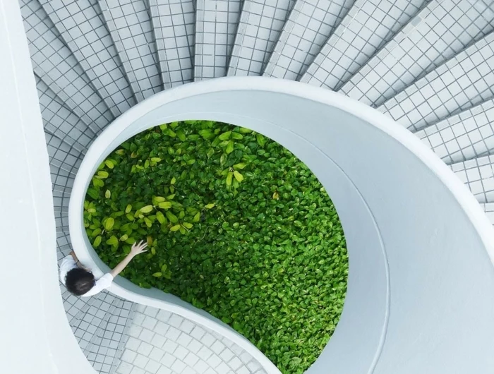 grüne pflanzen nachhaltiges bauen moderne architektur gebäude mit treppen modernes bauen