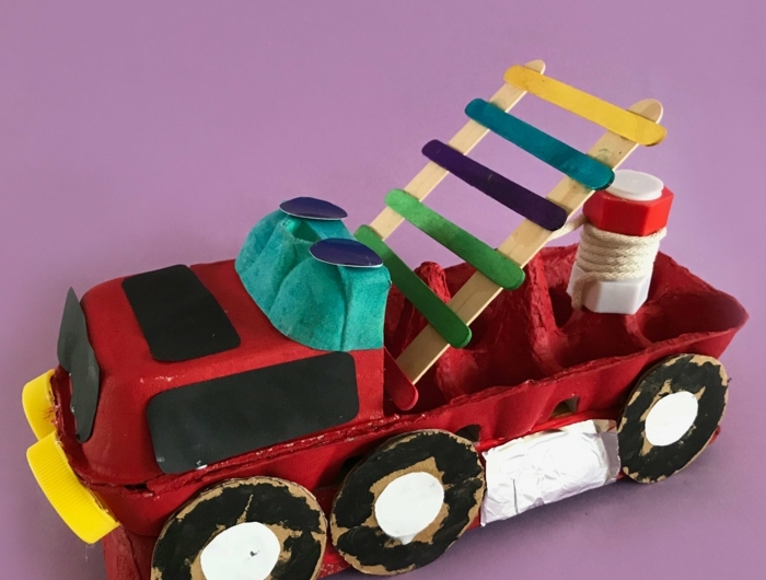 löschfahrzeug selber basteln mit kindern spielzeuge aus eierkarton basteln kreative bastelideen für kinder