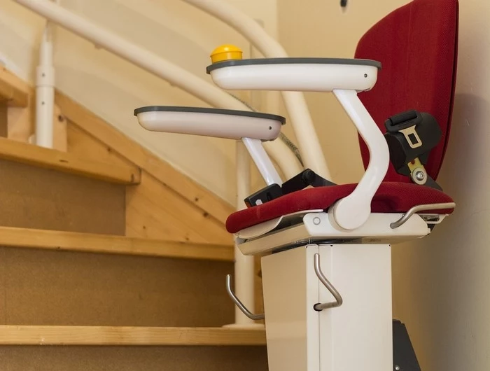 plattform lift treppenstuhl zu hause installieren für alte leute hilfe treppenhaus roter stuhl garaventalift