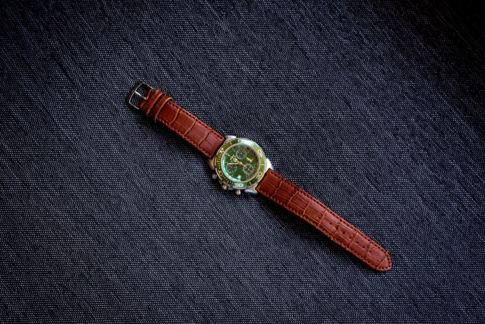 uhrenarmband aus leder kaufen in braun elegante armbanduhr was sie über uhrenarmbänder wissen müssen