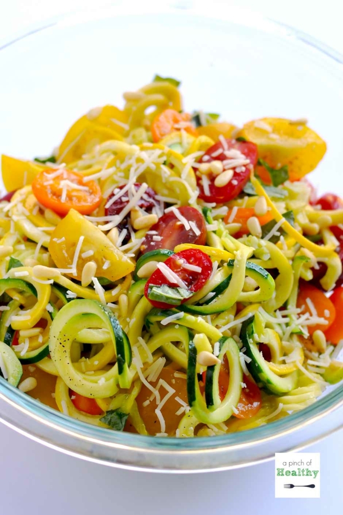 gemüse nudeln mit zucchini gesunde speisen selber zubereiten originelle ideen für veganer
