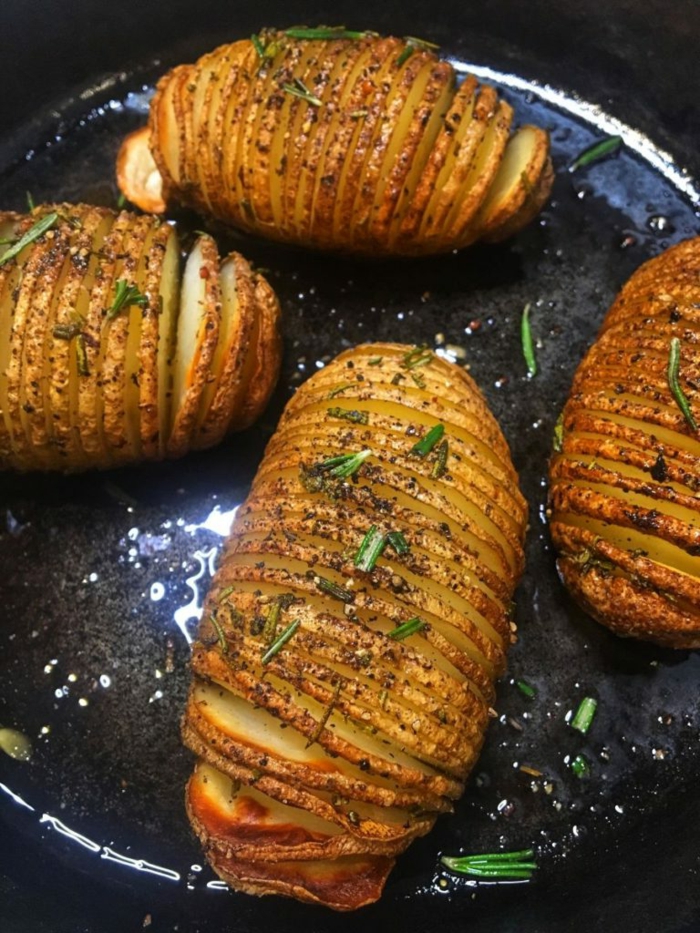 gerichte vegetarisch zubereiten ofenkartoffeln rosmarin hasselback kartoffeln machen