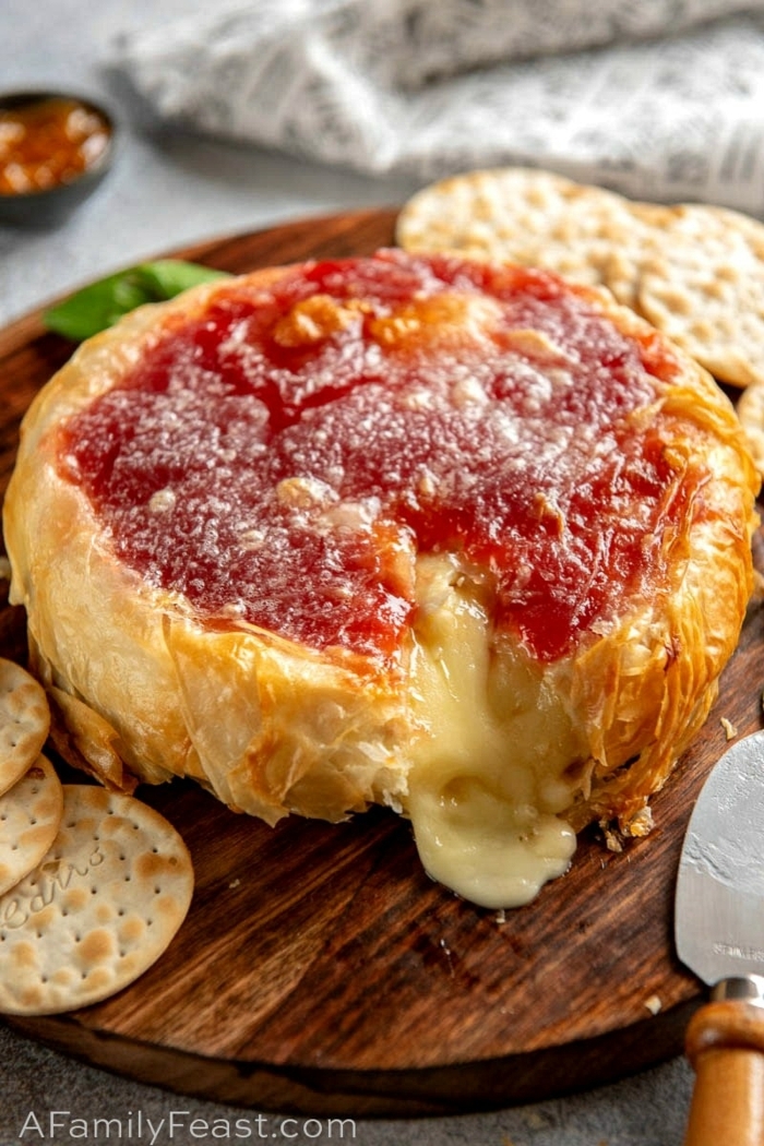 inspiration für brie de meaux französische gerichte selber machen käse umwickelt in blätterteig mit marmelade