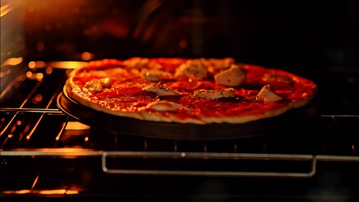 italienischer pizzateig original italienischer pizzateig hefeteig grundrezept pizza backen ofen mit pizzastahl