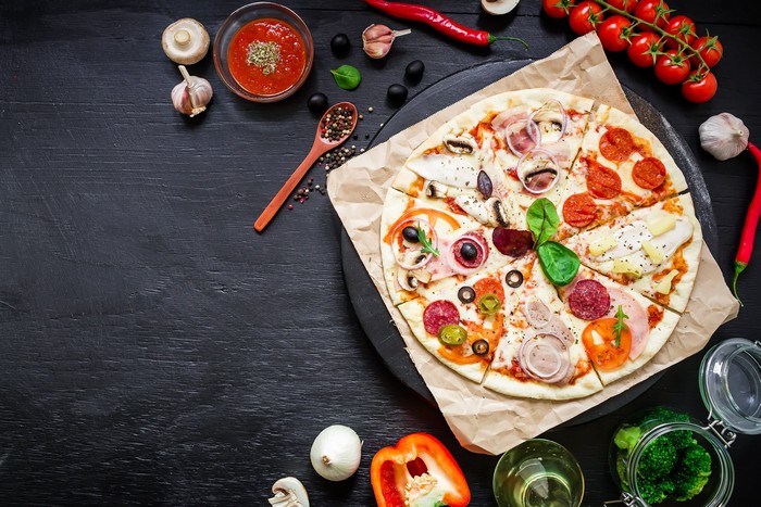 italienischer pizzateig parma pizza pizza rezept pizzateig mit hefe gebackte pizza auf pizzastein