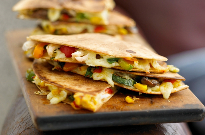 klassische mexikanische gerichte kochen schnelle rezepte für quesadillas selber machen mit hähnchen und gemüse