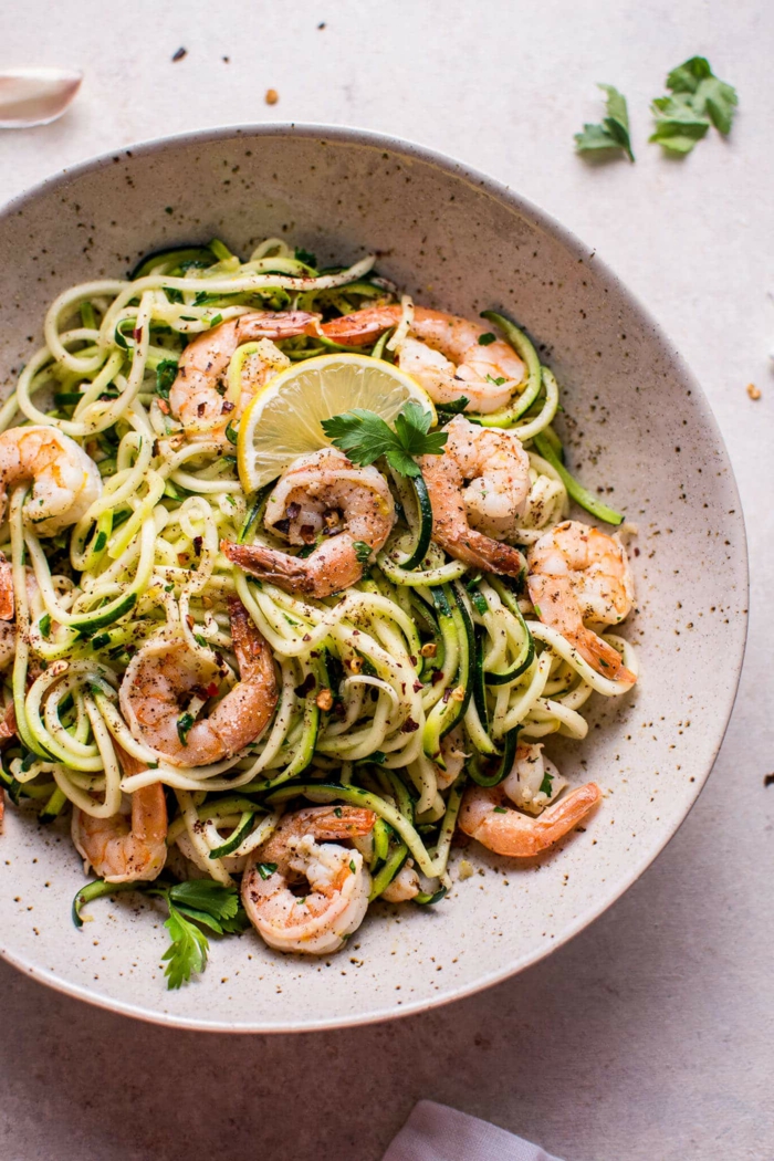 meeresfrüchte gericht garnellen mit zucchini spaghetti rezept leicht und schnell selber machen vegane gerichte