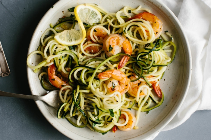 pasta mit garnellen zucchini noodles selber machen mittagessen ideen und inspiration