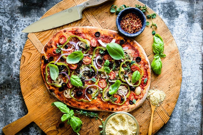 pizzateig italienisch pizza backen original italienischer pizzateig vegan pizza auf pizzastein