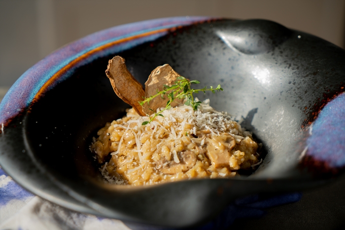 risotto mit pilzen was koche ich heute gericht mit reis und champignons garniert mit parmesan käse