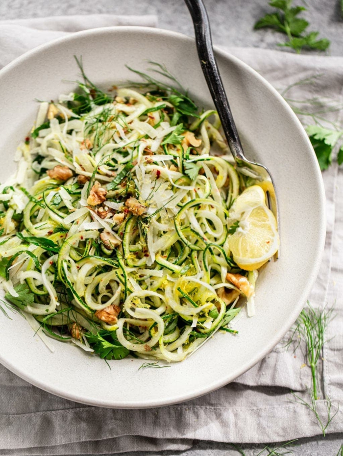 rohe zucchini noodles vegane gerichte pasta alterativen für veganer selber zubereiten