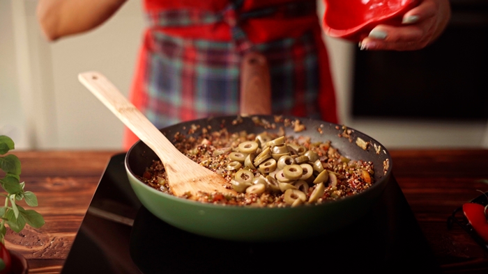 gefüllte tomaten füllung zubereiten archzine studio geschnittene oliven quinoa