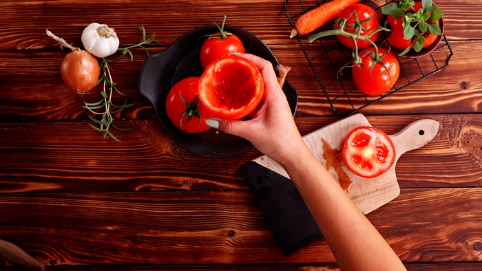 gefüllte tomaten mit quinoa schnelle backrezepte vegetarische gerichte für jeden tag