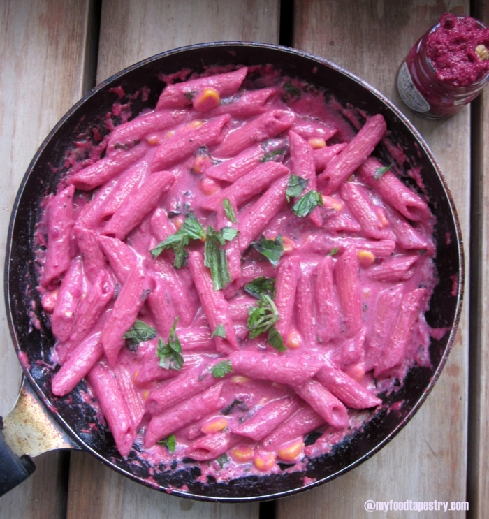 pfanne mit pinken nudeln rote beete rezepte pesto abendessen schnell und einfach zubereiten