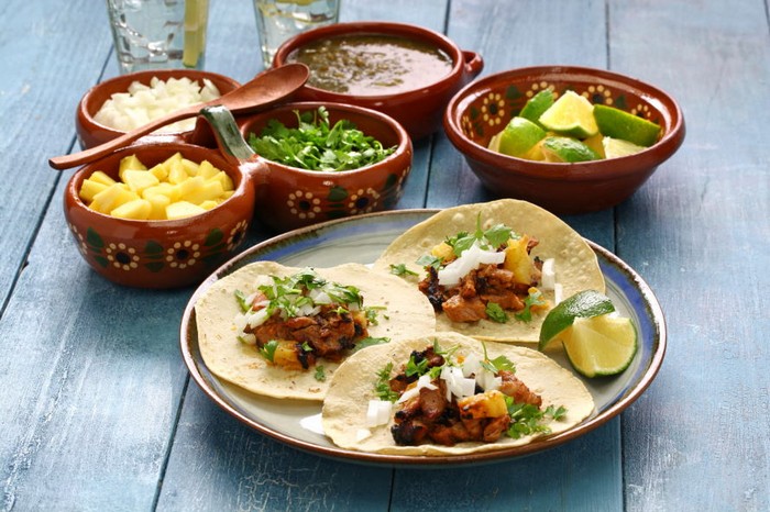 tortillas rezept füllung maismehl rezepte warps selber machen taccos essen drei tacos mit füllung zutaten für tacos in schüssel