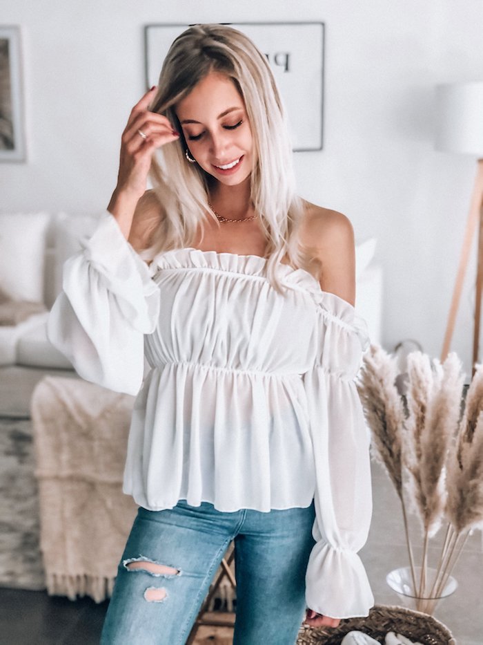 Elegante Tops und coole T-Shirts für Damen, die alle Blicke auf sich