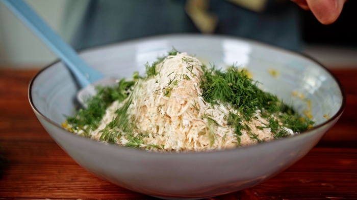 zucchini im ofen fritters selber machen mischung aus gemüse eier mehl und gewürz