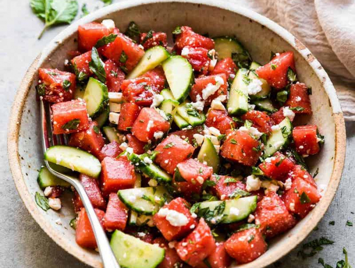 abendessen ideen salat mit wassermelone und gurken inspo