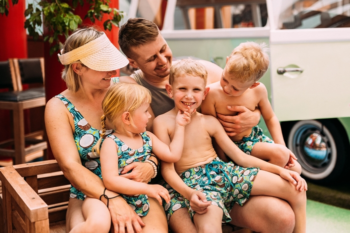 badebekleidung für die ganze familie urlaub sommermode sommerkolletion von dedoles