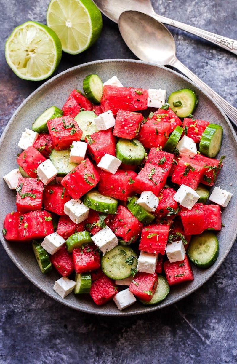gurke kräuter käse salat mit wassermelone zubereiten