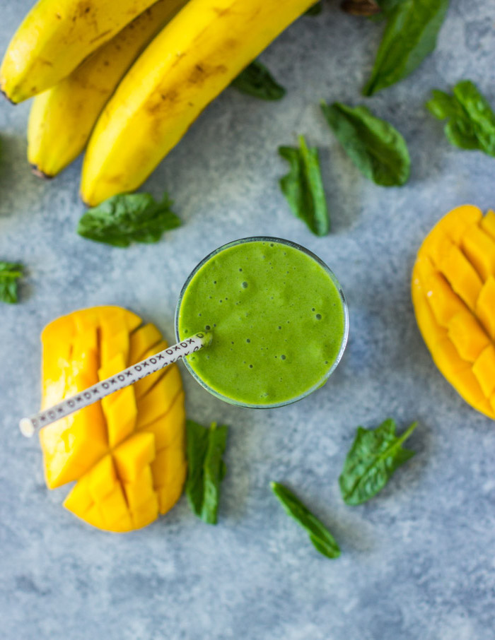 mango smoothie mit milch mango smoothie rezept milchshake selber machen mit mango spinat und bananen glas grüne milchshake frische früchte