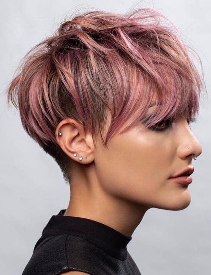 pixie cut kurz moderne frisurenideen für damen kurzhaarschnitte für frauen rosa haare