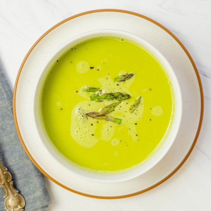 rezept spargelcremesuppe schnelle grüne suppe zum abnehmen cremesuppe aus spargeln zubereiten spargelsuppe aus resten