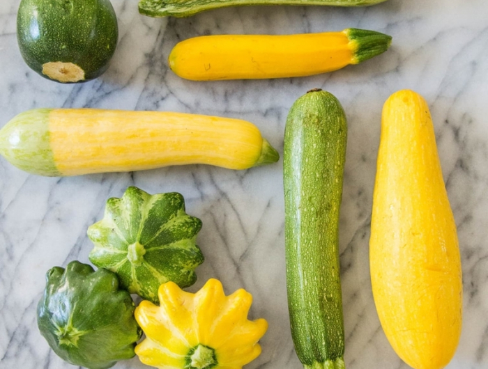 gelbe und grüne zucchini haltbar machen fruchtgemüse aufbewahren