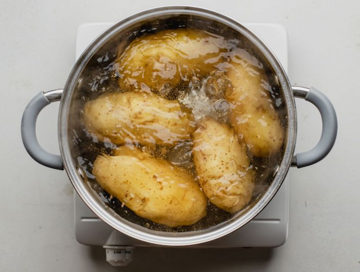 großer topf mit großen kartoffeln richtig kochen informationen