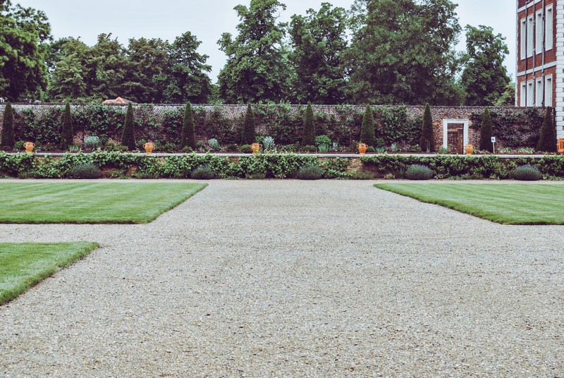 kemmler pflastersteine und zubehör großer garten mit kieseln anlegen breiten gartenweg