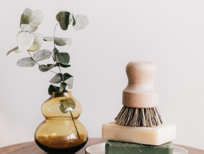 kunstgras deko kunstpflanzen discount kunstpflanzen hängend kunstpflanze in vase auf holztisch