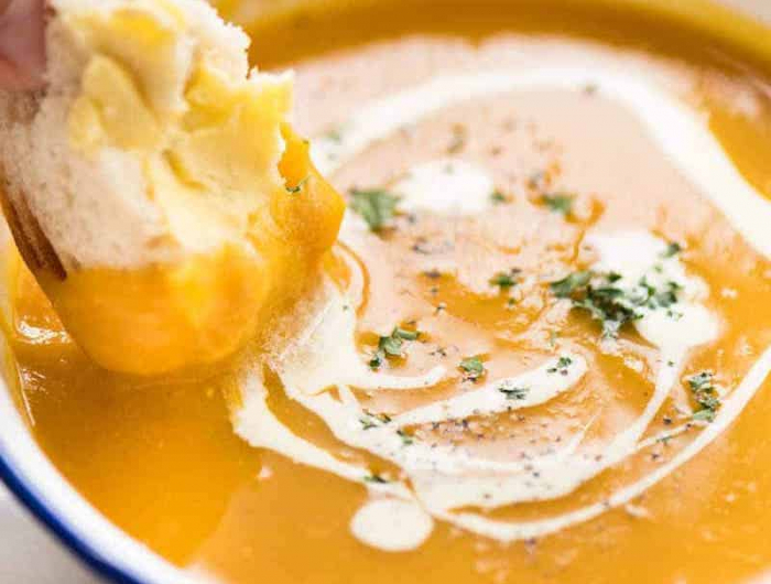 suppe aus kürbis kochen leichte rezepte mittagessen ideen