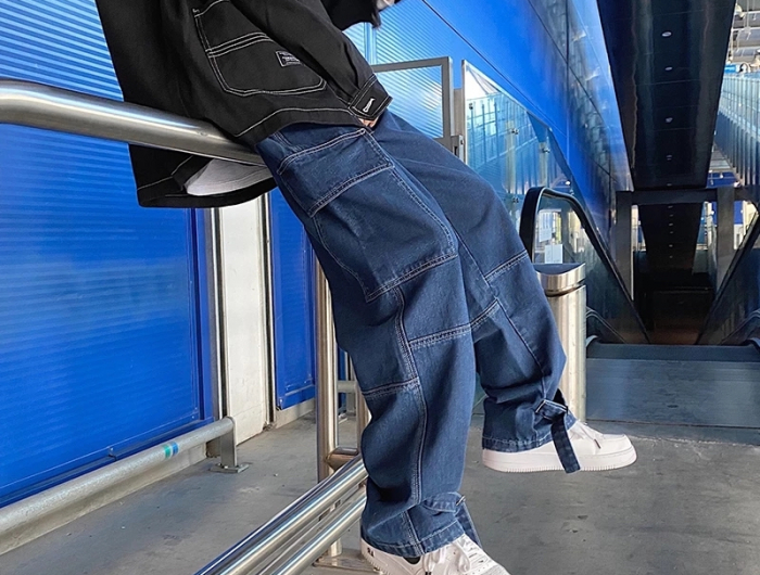 wide leg jeans männer outfit wem stehen wide leg jeans mann in blauen jeans