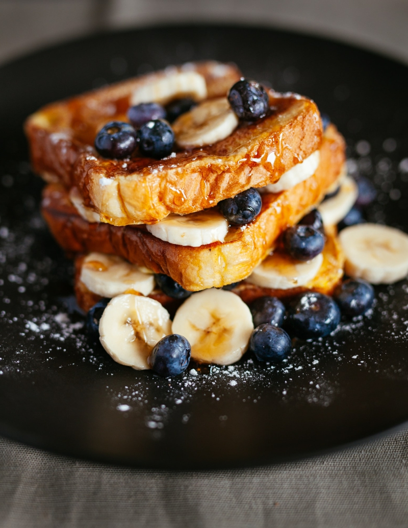 arme ritter mit bananen und blaubeeren frühstück herzhaft brunch inspo