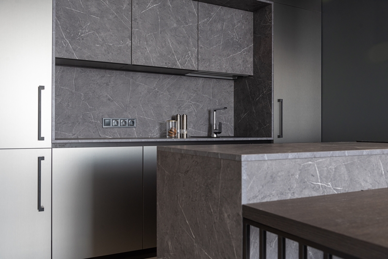 designerküchen vorteile kücheneinrichtung in grau monochrome farben