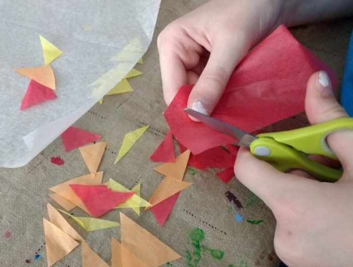 herbst fensterdeko selber basteln bastelvorlagen fensterdeko kindergarten herbst papier schneiden
