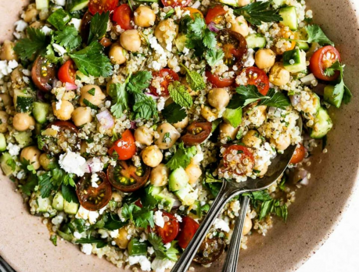 salat mit quinoa kuchererbsen falafel was dazu leckere ideen