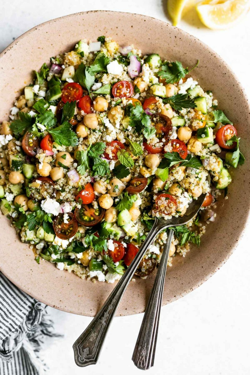 salat mit quinoa kuchererbsen falafel was dazu leckere ideen