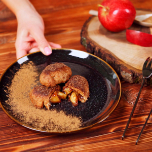 schneller saftiger apfelkuchen rezept von apfelkuchen aüfeökuchen rührteig fertige apfel pie bombs
