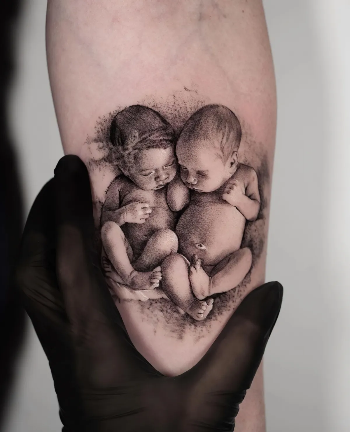 babys foto tätowierung am unterarm tattoo für eltern