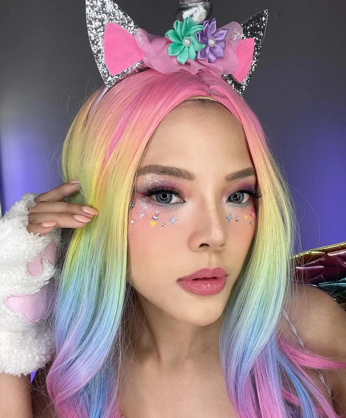 einhorn schminken halloween 2024 regenbogen haare